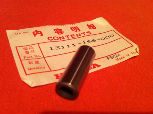 Piston pin piece - piston,